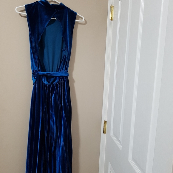 Asos Blue Velvet Pleated Open Back Dress - Picture 2 of 3